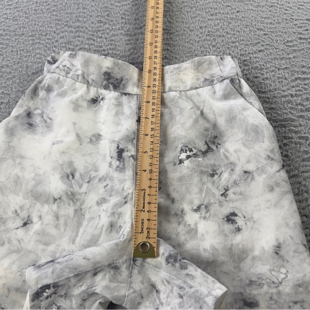 Lululemon Shorts Womens 0 Marble White Elastic Waist Athletic Running Gym Yoga - Picture 6 of 9